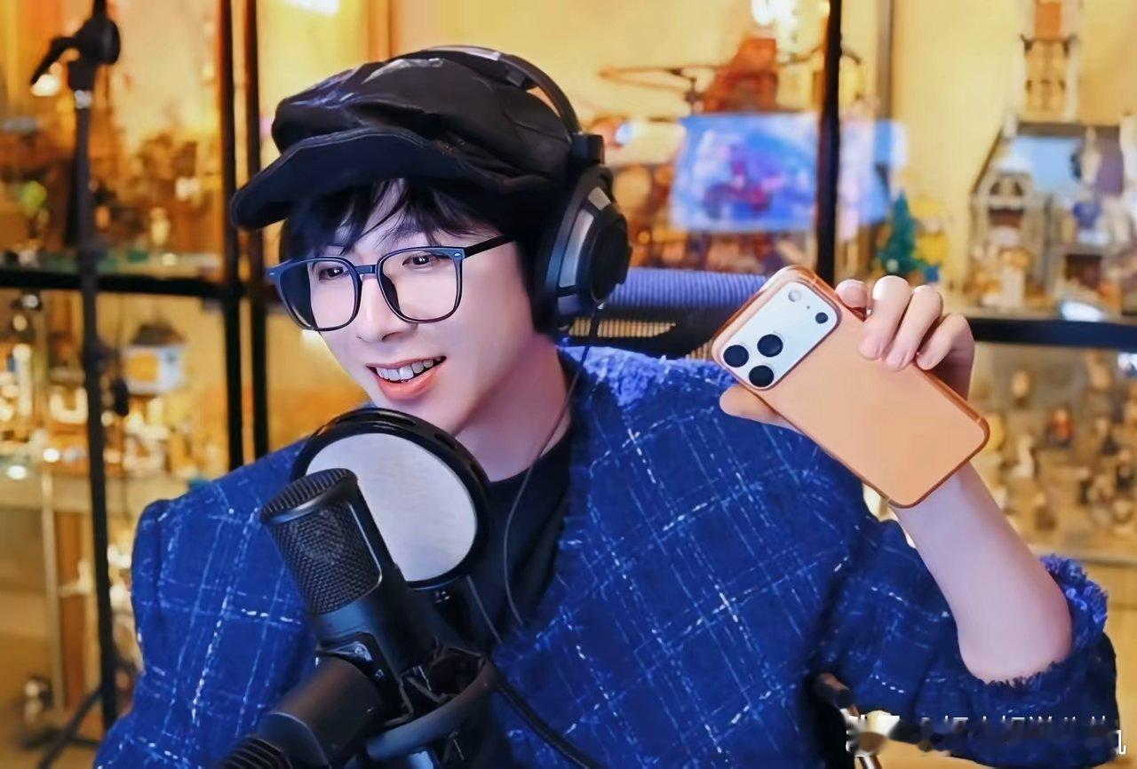 这个地球上让我最看不懂的人，就是刘宇宁了！都35岁了，明明已经是全能艺人，还会谦