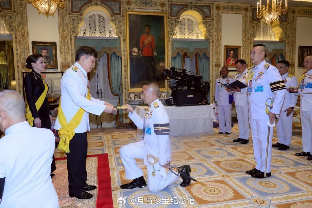 王室王室泰国王室素娘娘2025年12月5日，狗哥素娘娘接见阿努廷率领的抗击洪灾