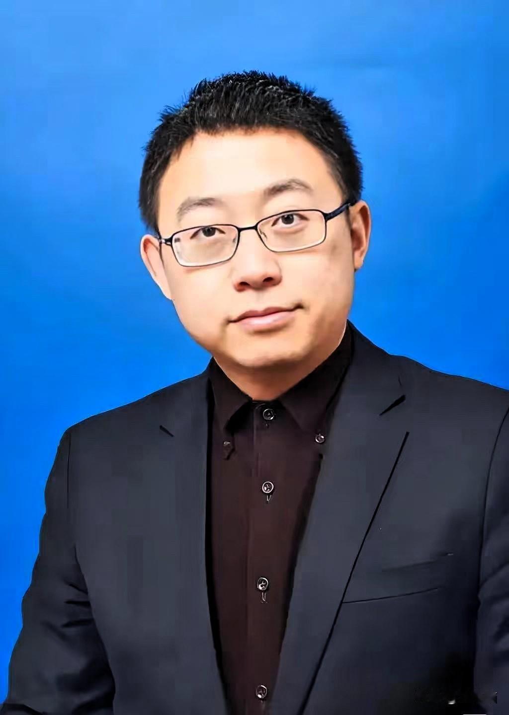 沈逸这招太狠了！一句"经费来源"直接戳破学术圈遮羞布沈逸教授在连麦辩论