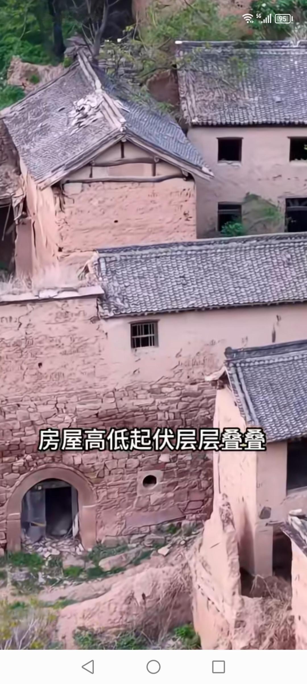 太行山深处藏着不少明清原生态古村落，如今却有很多成了无人荒村，像黑石村就是典型。