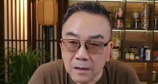 郑好可以封为“郑半仙”了，又又又预测对了，晚上直播又可以得瑟了，理直气壮给粉丝要