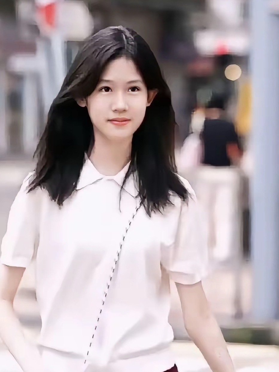 不得不说，妈妈的审美对孩子影响好大，鲍蕾家的贝儿和钟丽缇家的Jaden竟然同岁，