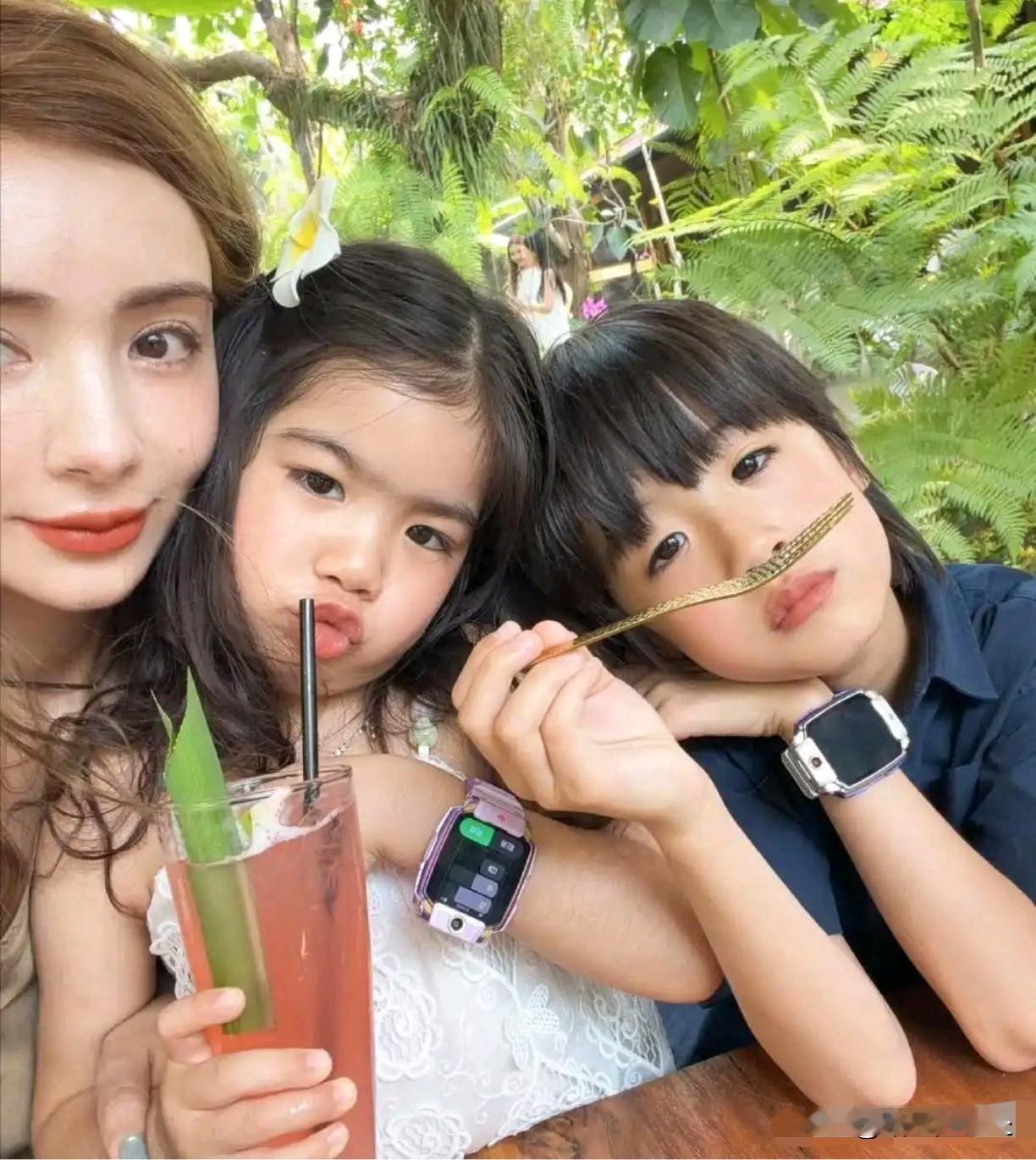 麦迪娜晒出一双儿女的近照，母女俩都是浓颜系长相非常抢眼，6岁的儿子则跟爸爸姜潮简