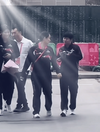 河北省队把莎莎她们照顾的很好，莎莎佳佳都很开心。回到省队就好像回到家，