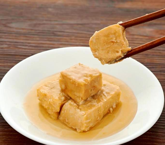 消化不好，老百姓经常用发酵食物来治以前老百姓胃口不好时，都是拿出自己泡制的菜，