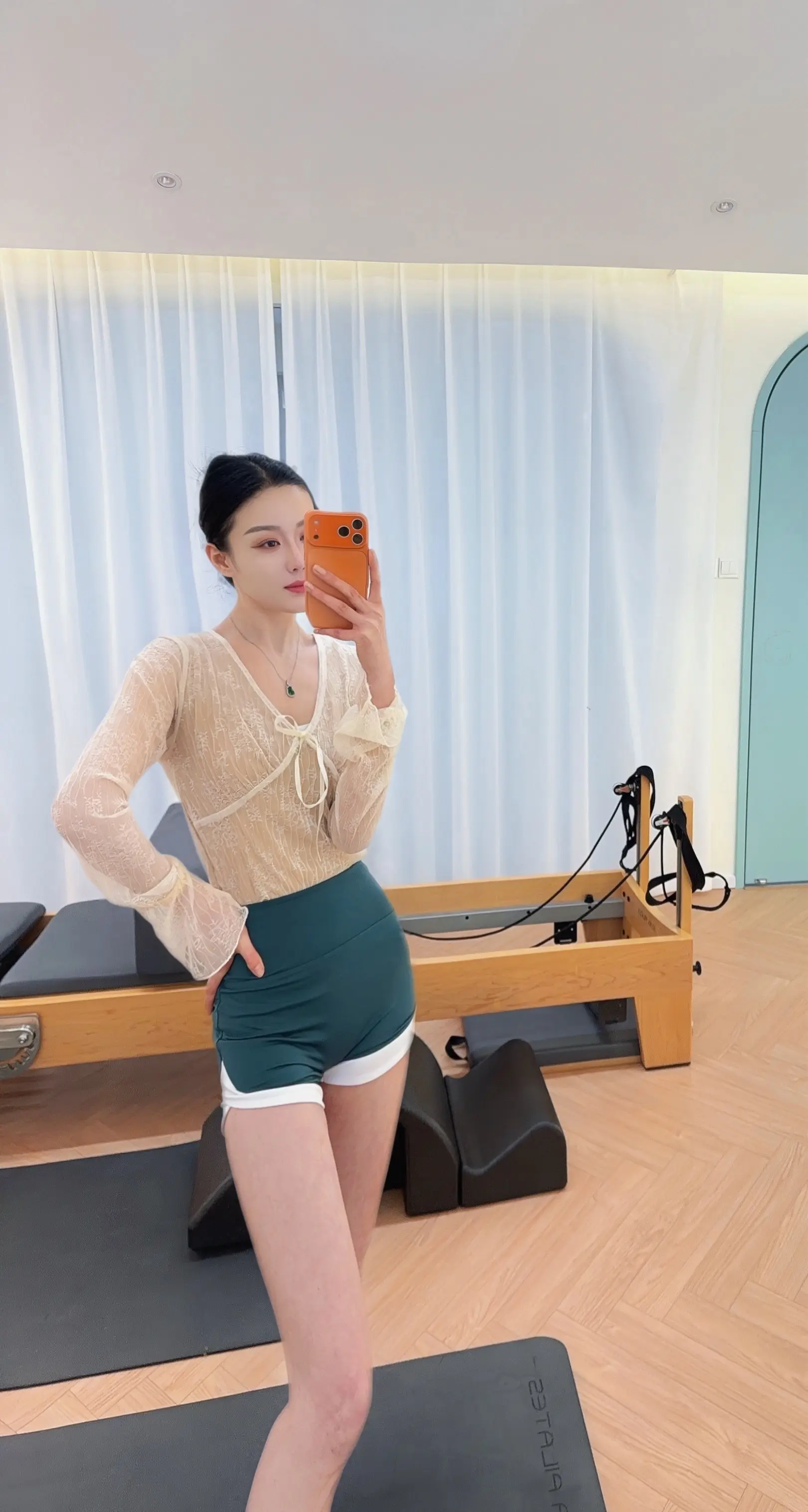 女人最无声的炫耀，带着期望努力日子格外有意义，坚持瑜伽练习 好身材等于好风水