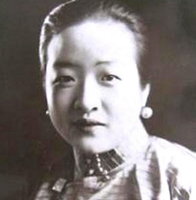 抗战胜利后，宋子文看到昔日恋人盛爱颐，深情地对她说：“好久不见，你还好吗？”谁知