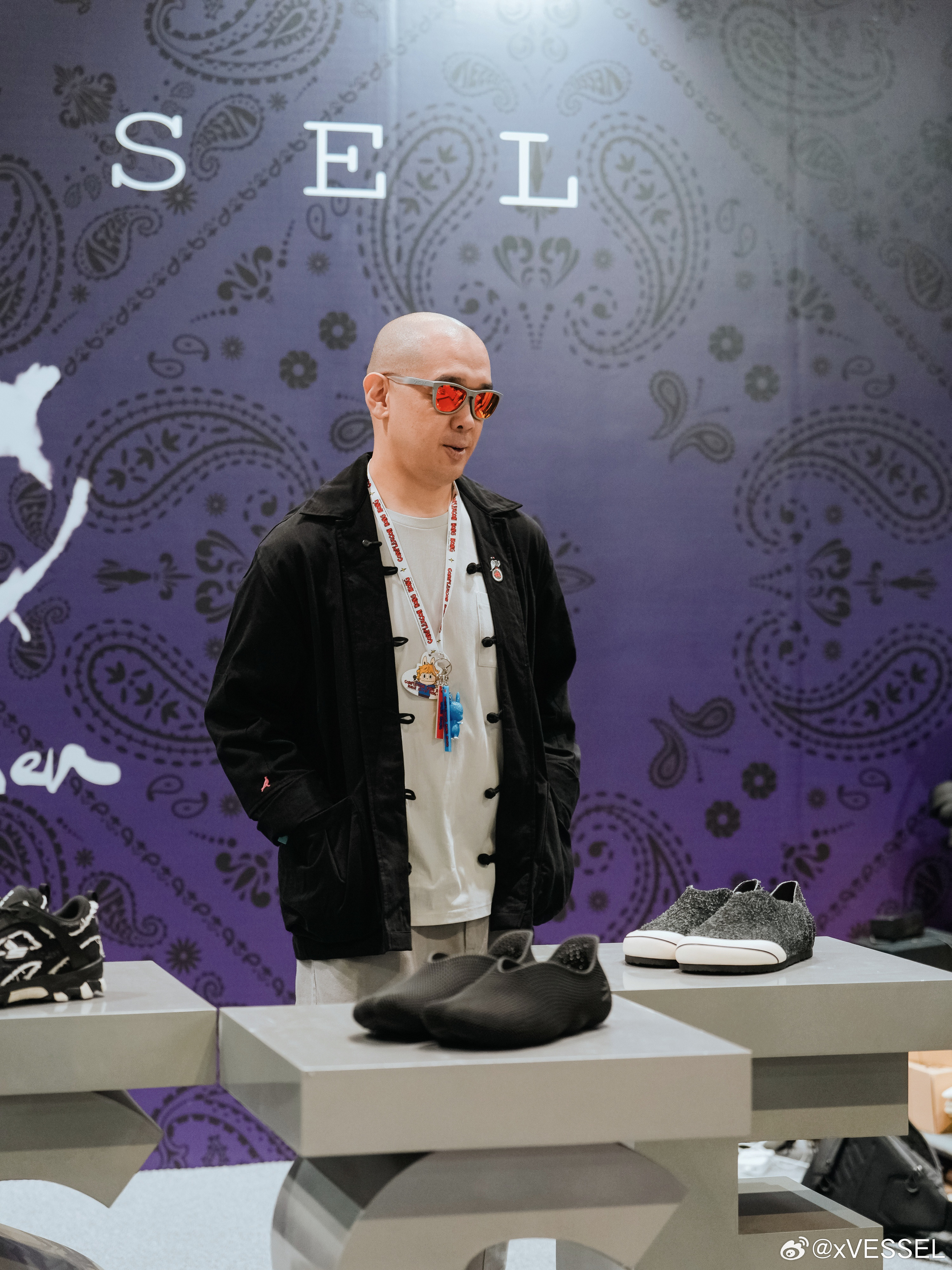 球鞋文化先驱空降ComplexCon香港xVESSEL展位被称作「纽约鸽王」的J