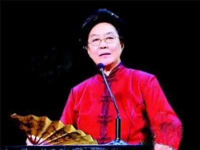 王铎：连丽如说：“不是北京人，就说不了评书！”有一次，北京电视台采访连丽如。问