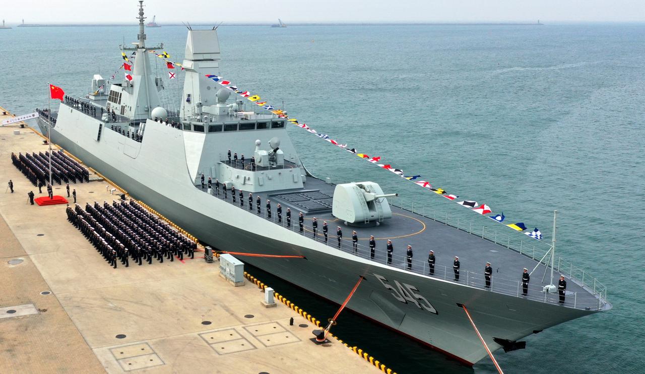 不要纠结054B的垂发只有32单元，因为这就是054B的定位。别看054B搭