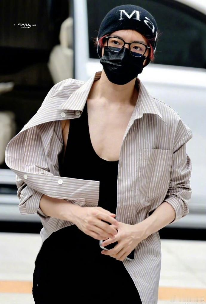 侯明昊也太大方了吧，简直是内娱活菩萨