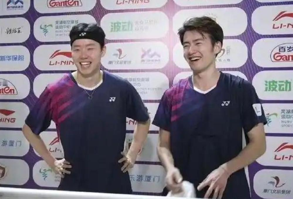 中国羽毛球俱乐部超级联赛混合团体赛决出四强后，进行了总决赛的对阵抽签，位列常规赛