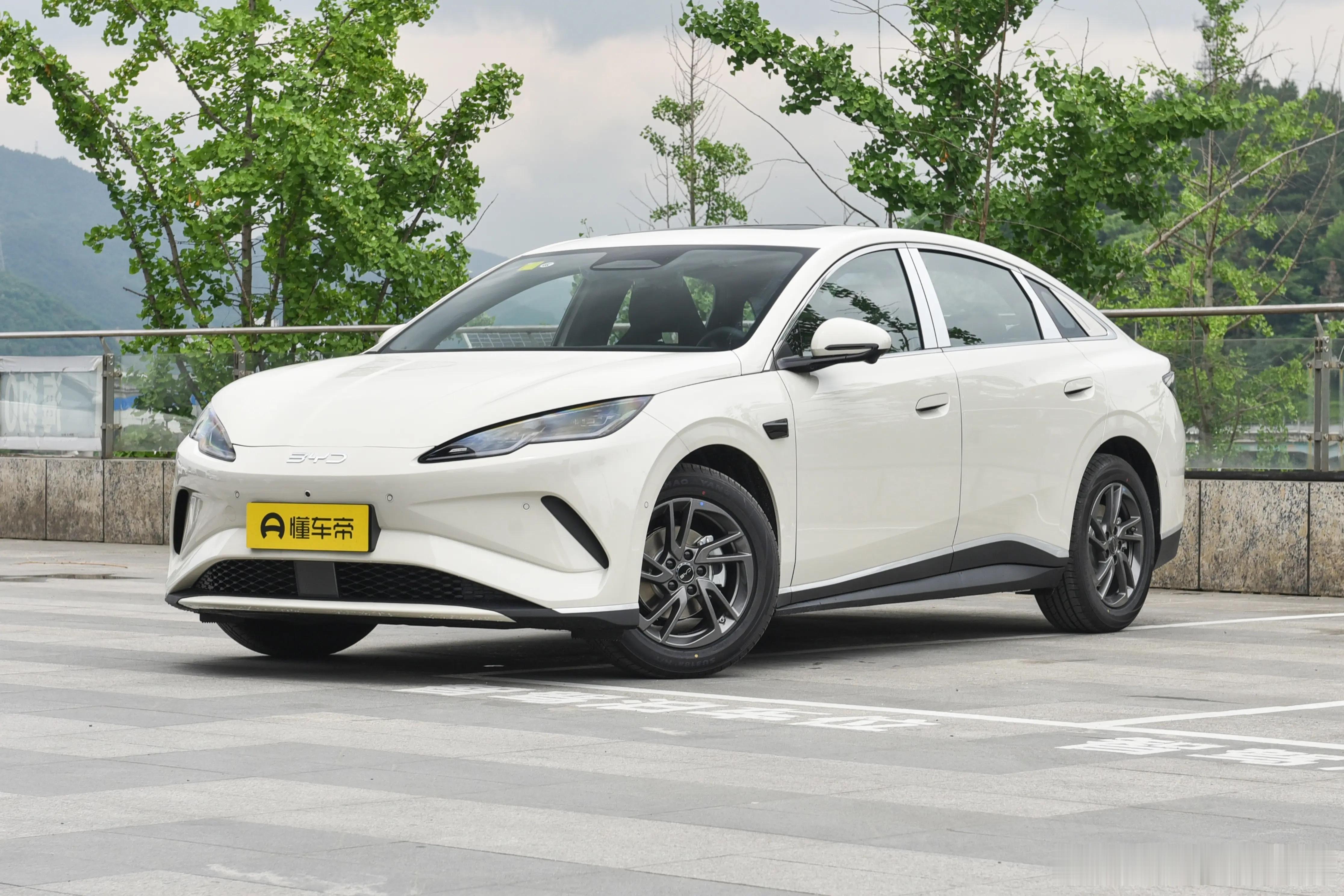 重庆车展上市的海豹06ev，价格10.98-12.98万这个车我觉得两个问题吧，