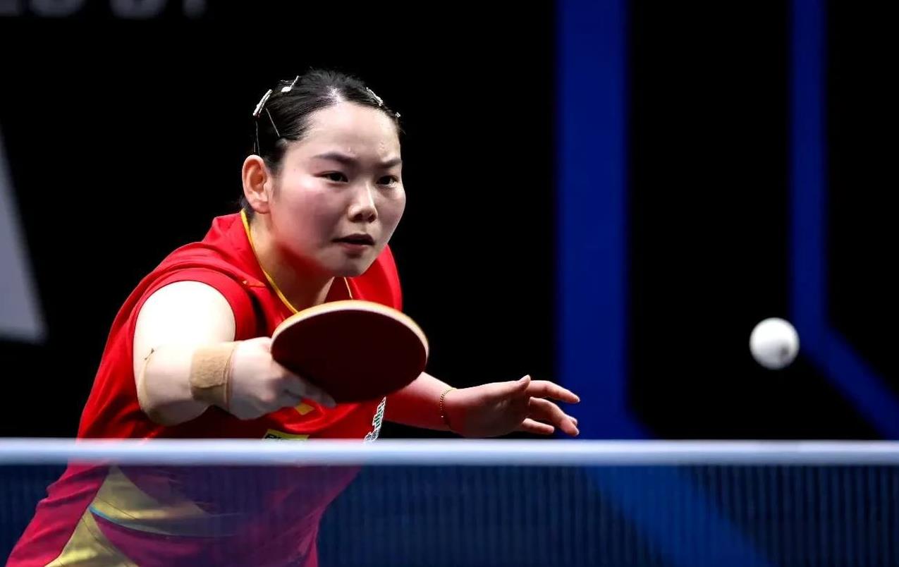 聊聊何卓佳的签位，下签。#万能生活指南#何卓佳是提名卡参赛，她的主要成就就