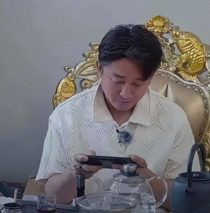 大家发现没有，如果邹市明的拳馆办成了，市值几个亿，那功劳会是谁的呢？是邹市明