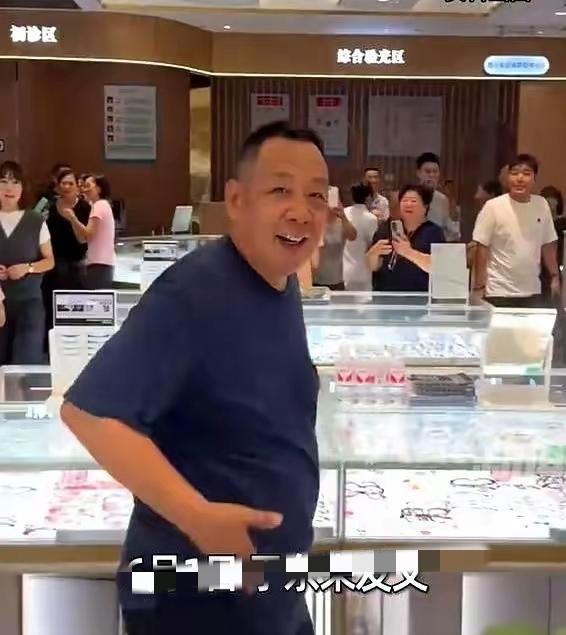 于东来一句大实话，戳破多少网红商超的滤镜6月1号，胖东来老板于东来，对着全