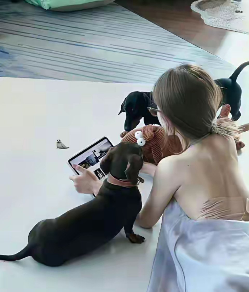 赵露思的背后怎么贴满膏药，好让人心疼啊