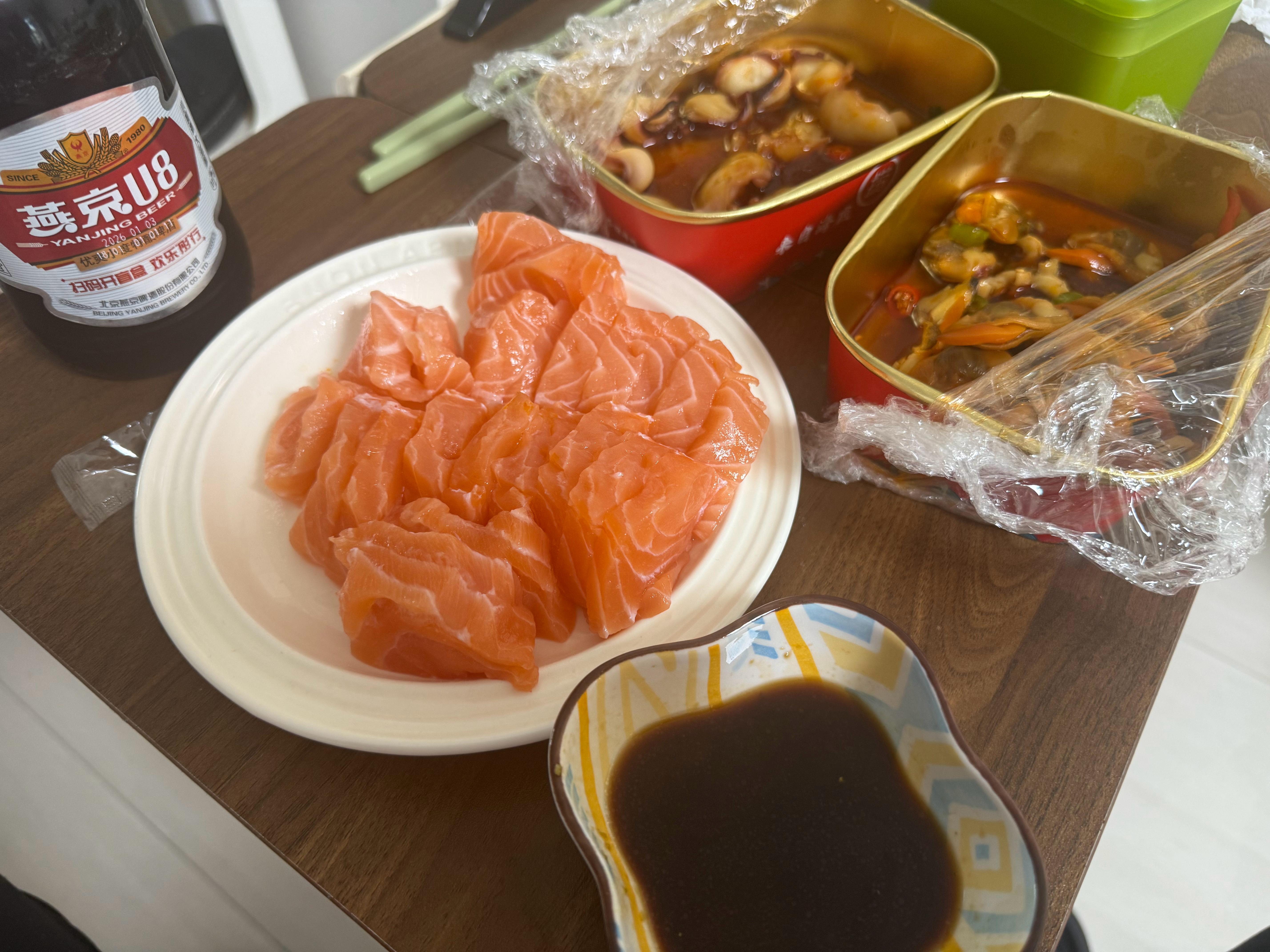 没痛风，美美睡觉了