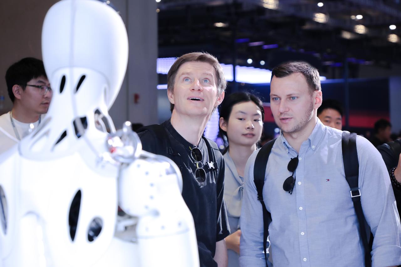 厉害了我的天！今年给大家惊喜最大的不是华为，也不是小米！居然是小鹏！