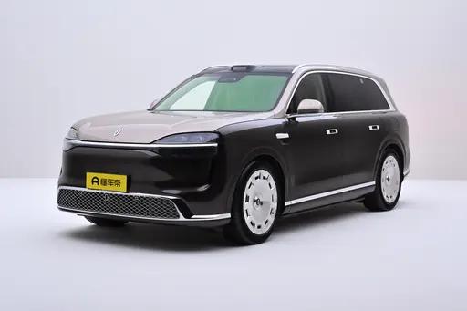 《问界M9开起来很大吗？日常最考验人的其实是停车》 问界M9这种大SUV，坐
