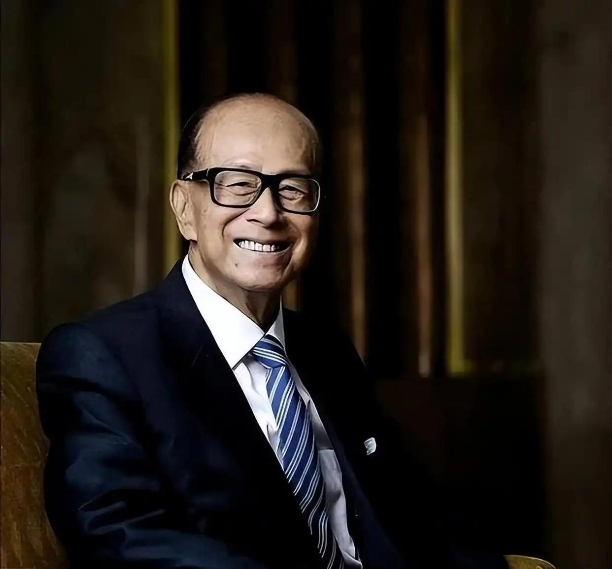 李嘉诚把巴拿马运河两大关键港口打包卖给美国，中国四次三番苦口婆心喊话，他当耳旁风