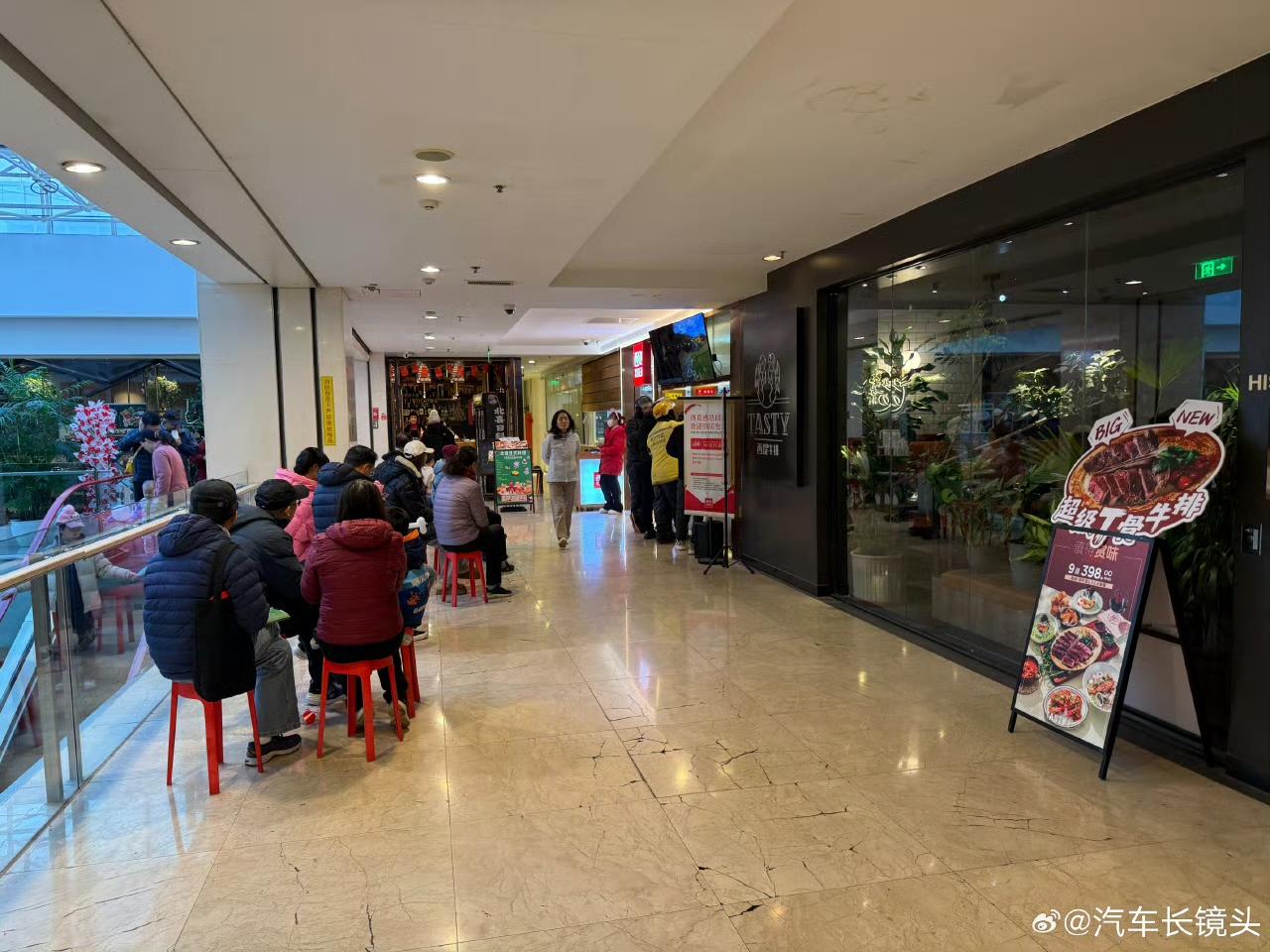 西贝宣布要关102家店，贾国龙又做了新的表态，说现在还遭到谩骂，他只想做好实业，