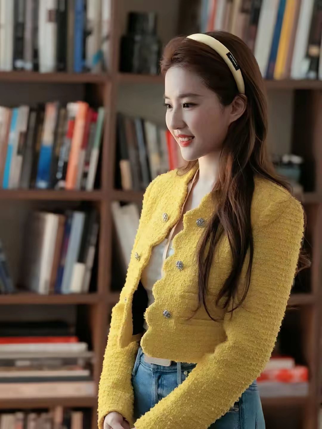 刘亦菲已经很难接到戏了，不是因为她演技不好也不是因为她台词功底不扎实，而是还没出