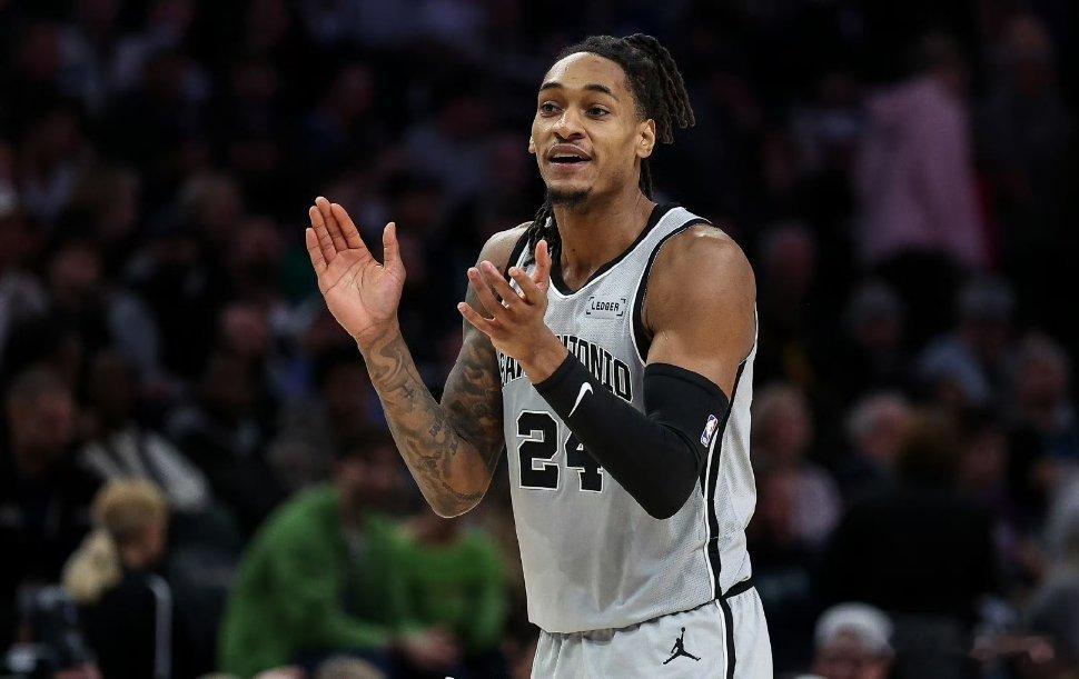 瓦塞尔盛赞马刺：天赋出众且众志成城，人人皆可挺身而出2月24日，NBA常规赛中马