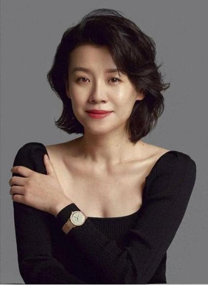 2000年，26岁的刘琳和43岁的导演张黎同居后，刘琳说：“我想嫁给你，永远陪在