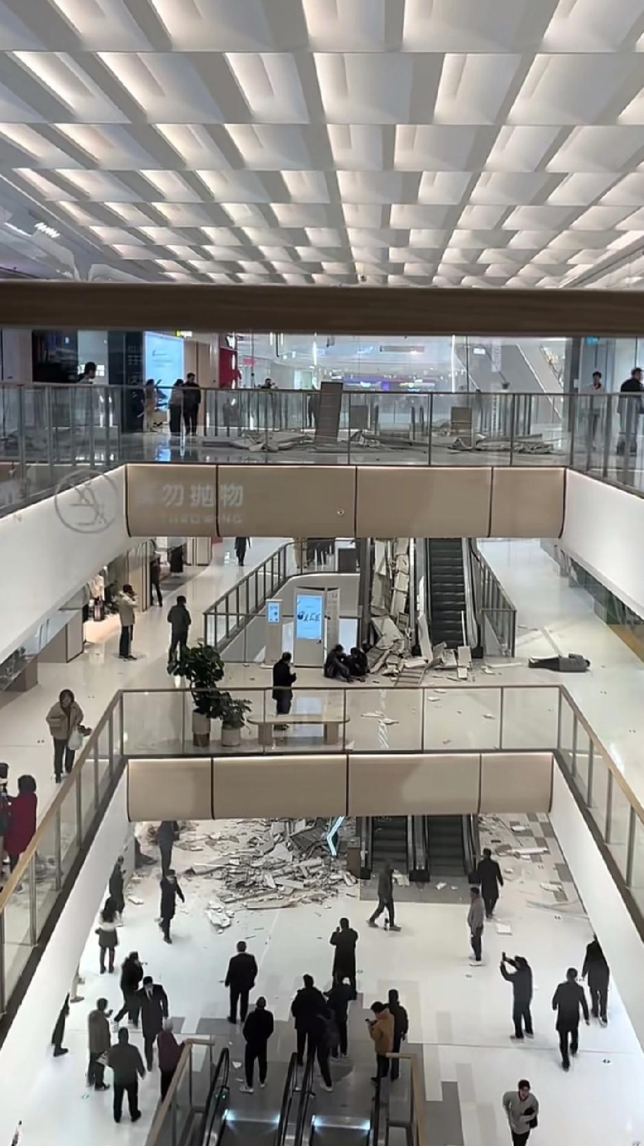 这一下子龙湖在西安的地产波动该多大，好不容易开始在西北站住脚蓄势待发，这施工方开