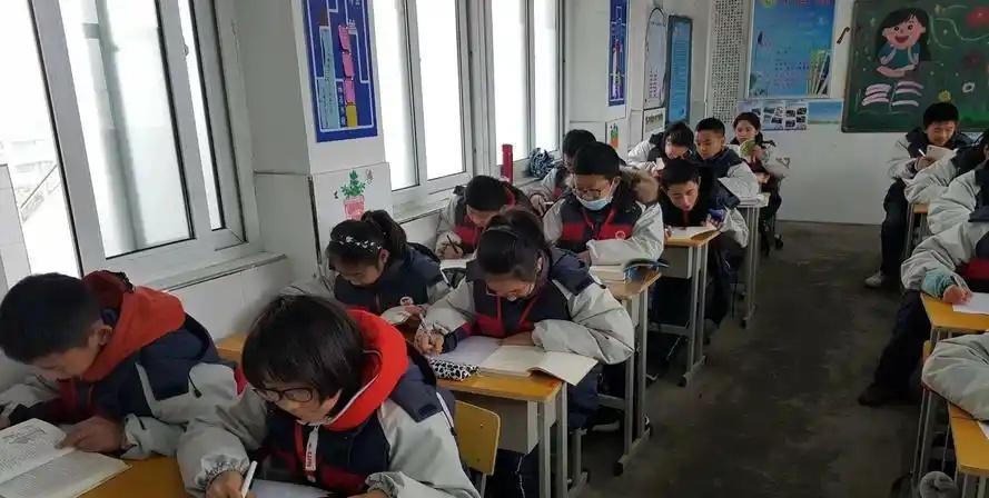 初中的拐点，到底是哪一年？1、如果肯学，每一年都是拐点；如果学习不认真，拐点就
