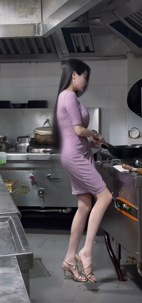老婆我都说我回来再炒你又自己动手