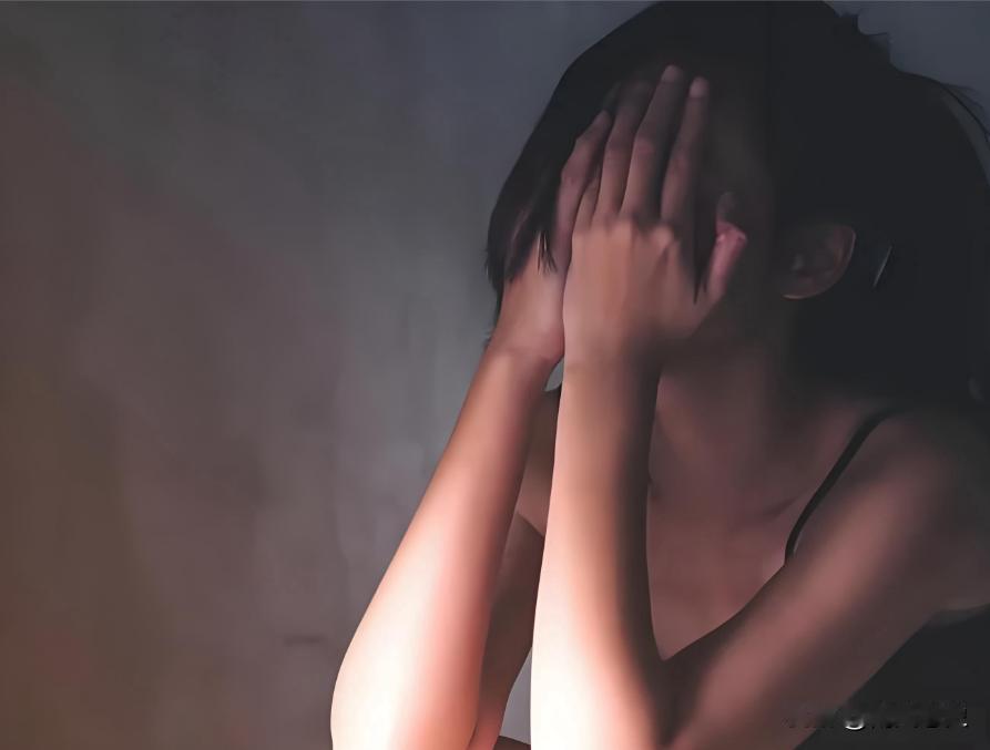 “演都不演了！”安徽一男子与情人下午缠绵后，当晚突感双腿发软、止不住颤抖。情人发