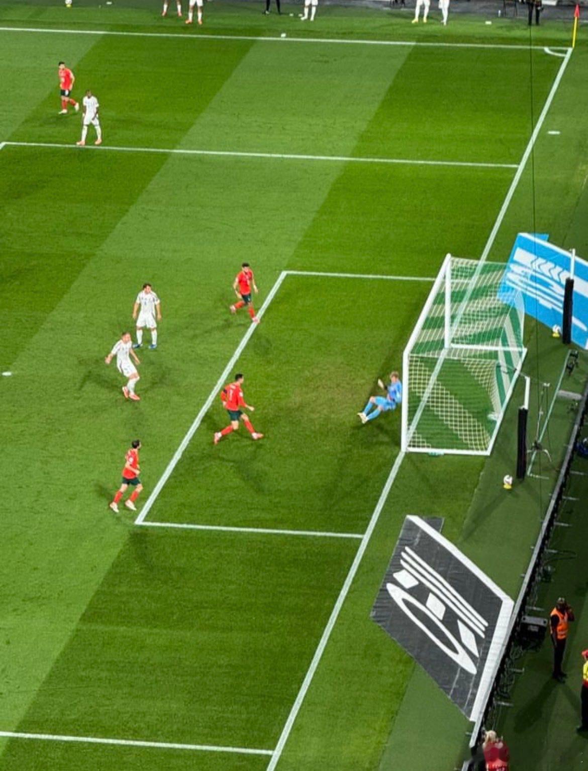 C罗的影响力？爱尔兰队主教练海米尔·哈尔格里姆松表示：“数据足以说明一切。他仍然