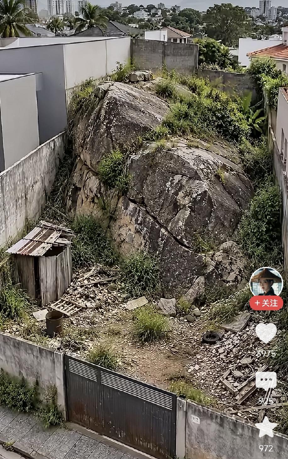 办法总比困难多刚刚看到一个视频，一处破败不堪的大石头旁，来了几个工人，开始清
