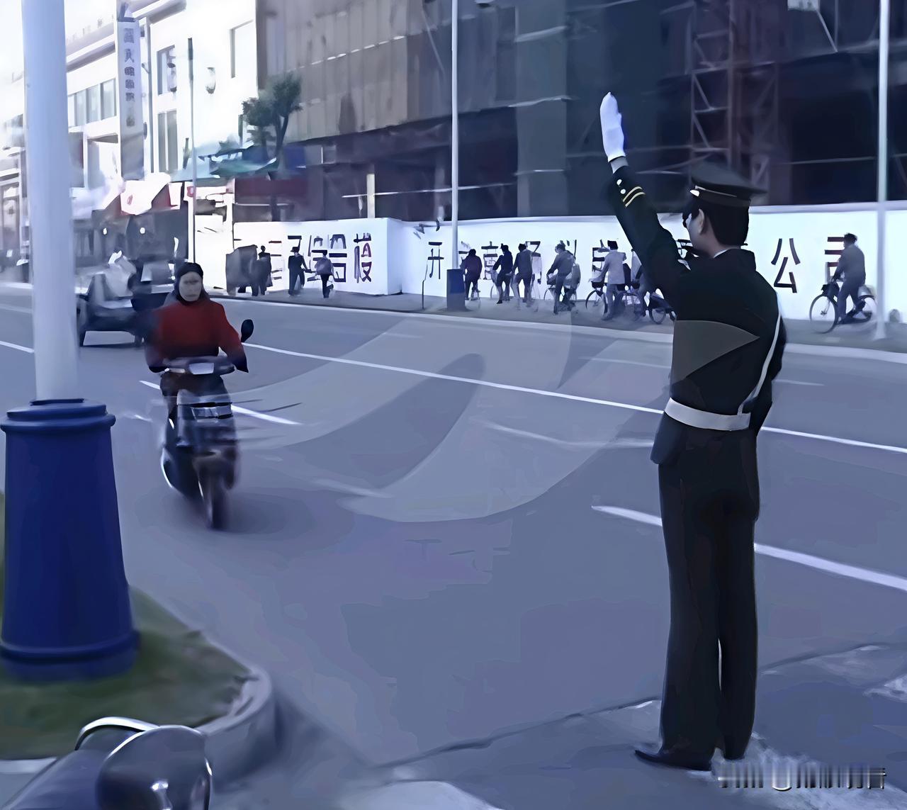 97年扬州汶河北路记忆：交警整治摩托助力车的那些日子90年代的扬州，摩托车