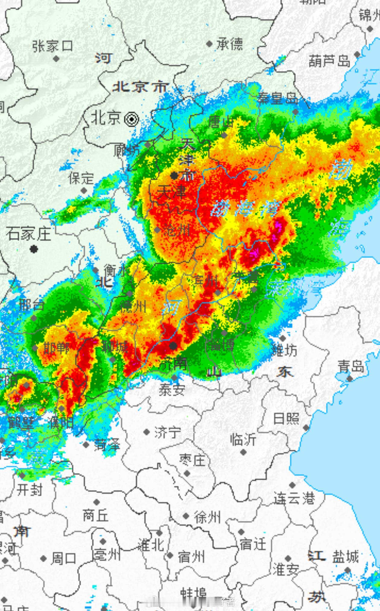 强对流天气今晚，华北地区的红波对流雨带继续东移南压，天津中南部被红波覆盖，注意