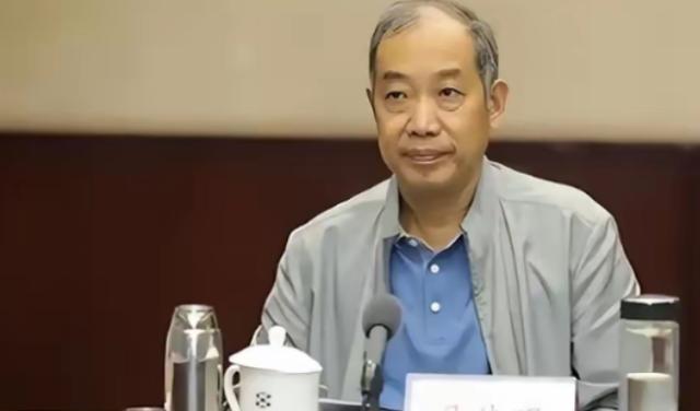 马伟明猜中了，百亿核航母变成烂尾工程，军方给出最后的期限，中国教授竟然预言了美国