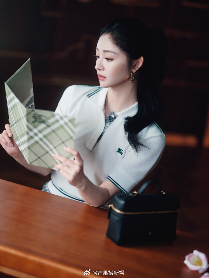 周洁琼好明媚的学姐周洁琼英伦风学姐哇