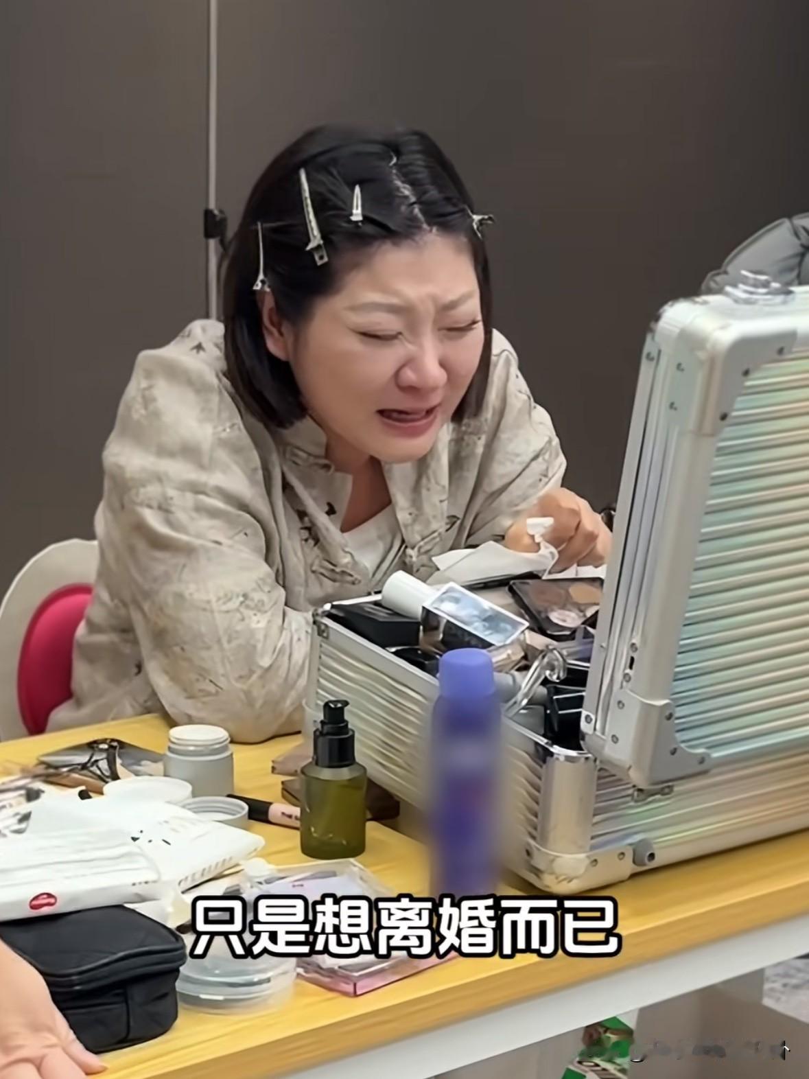 我就想问问，王暖暖带货还有人会买吗？以前觉得她很可怜，总在她直播间买东西，现