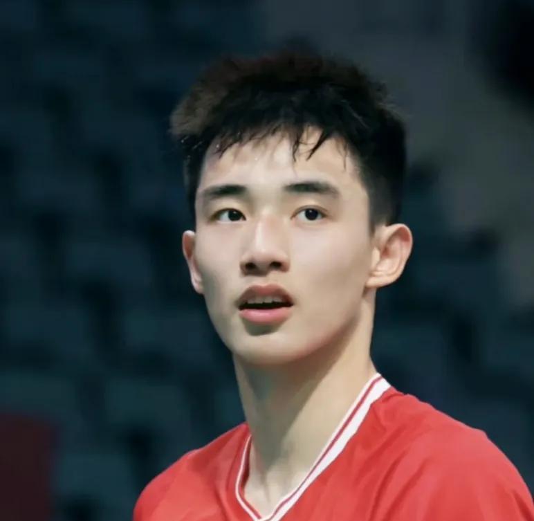 国羽男单接班人制造“21-5”惨案，可惜下轮要面对石宇奇！印尼公开赛男单1/8