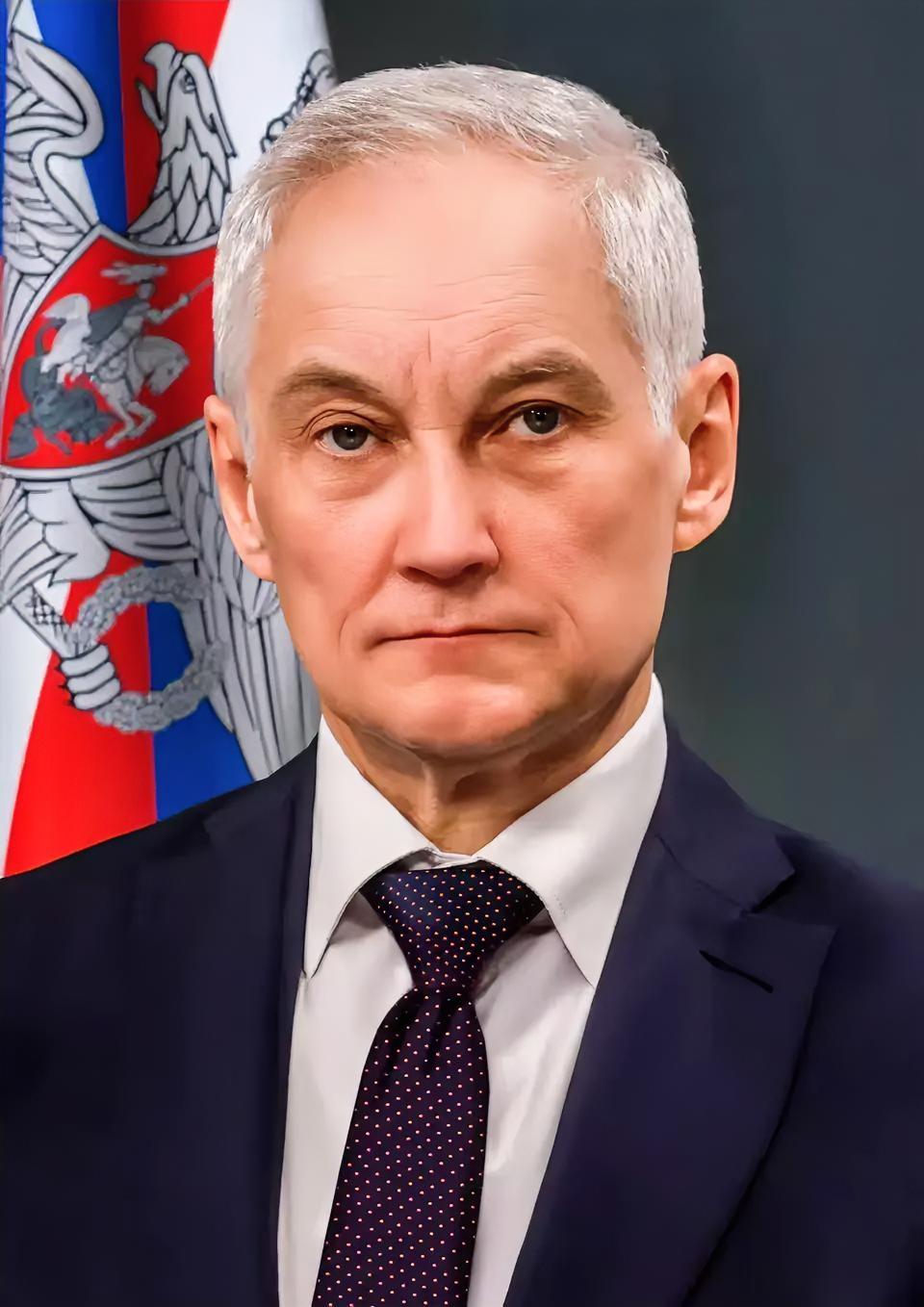 就在西方媒体讽刺俄罗斯在顿巴斯的进攻如蜗牛之际，刚刚得知一个重要消息，俄国防部正