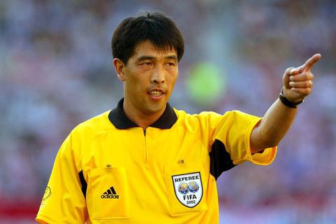 陆俊：住房方面，我现在还和父母同住两居室，十岁的儿子一直住那几平米的小间，因为常