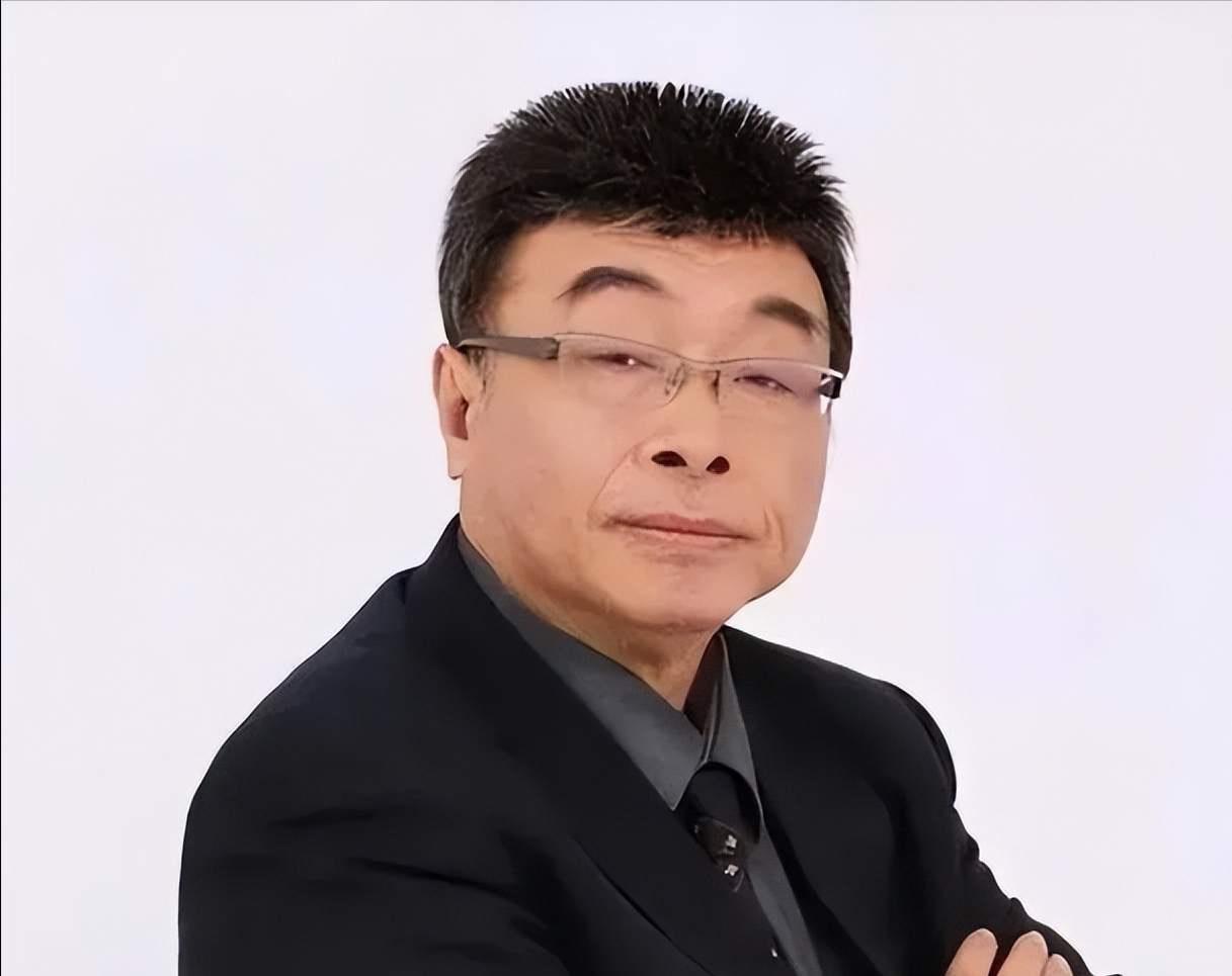台湾地区知名评论员邱毅表示，倘若中国人民解放军踏上中国台湾的土地，中国台湾军队极