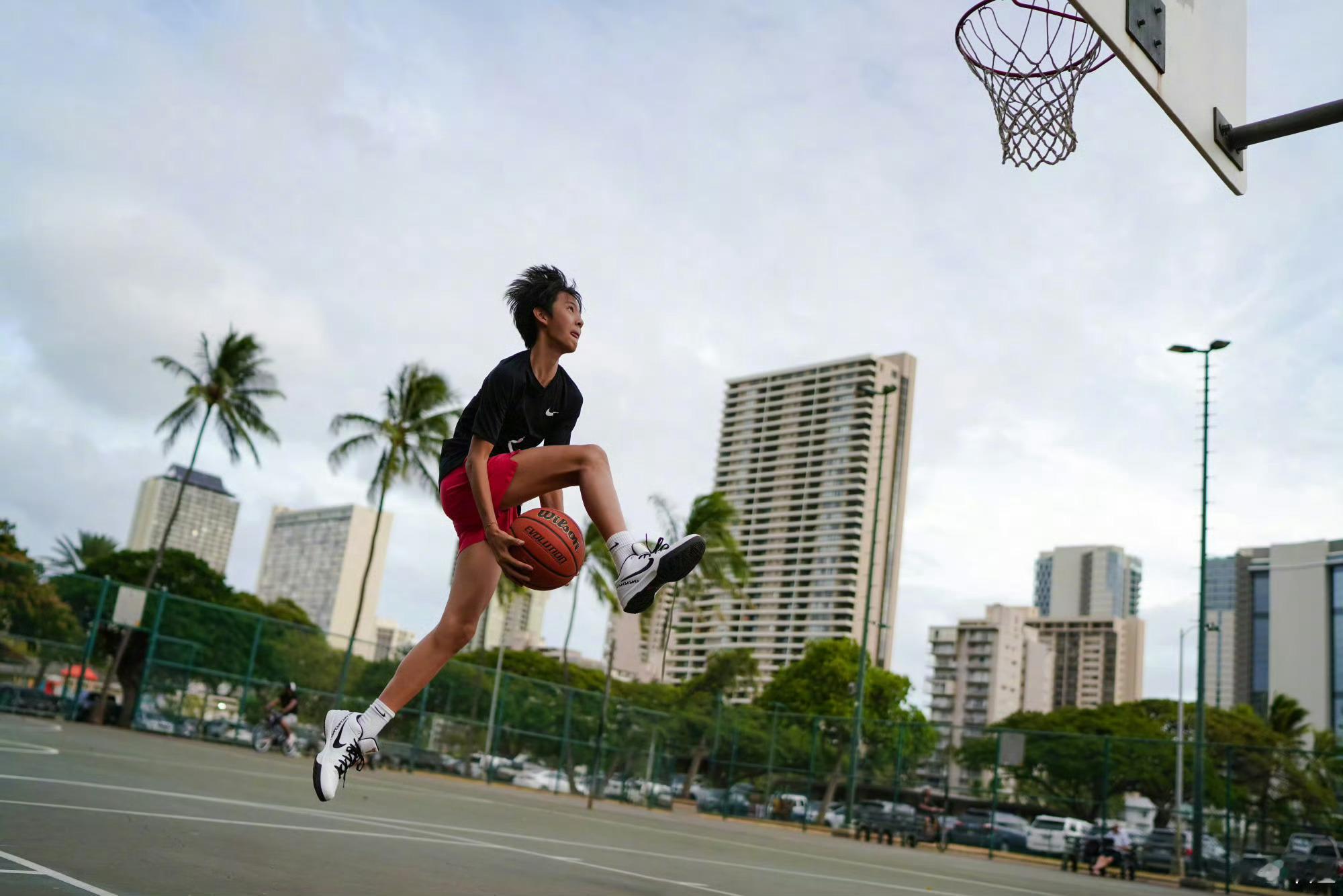 已经看得出来有点帅哥的样子了！怎么感觉有180了，好帅呀