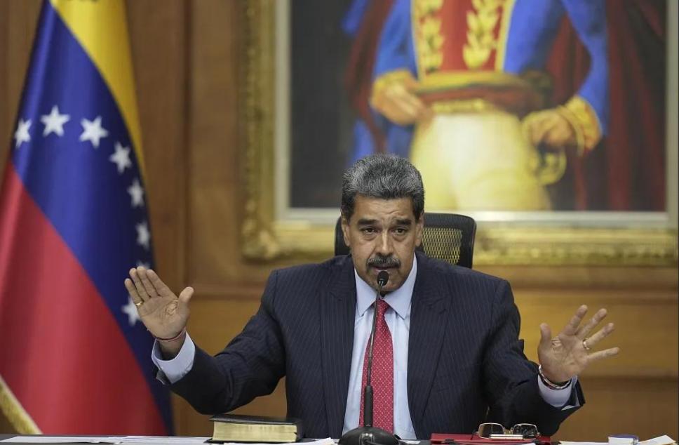 最应该感谢高市早苗的人应该是马杜罗，现在美国正对委内瑞拉大兵压境。但是，美国却又