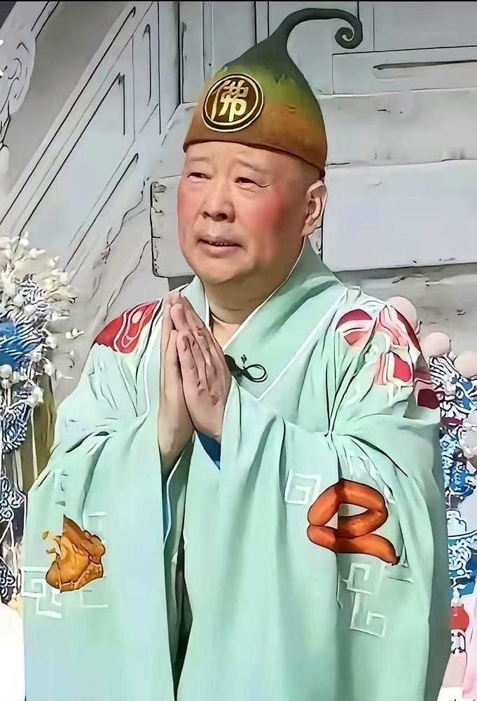 一件六位数起步的戏服，被网友拿手机放大八百倍，愣是看出一股子烧烤摊的烟火气？老