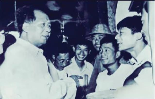 1955年，我们国家开始实行工资制度，基本是照搬苏联的方法，高低之差达到43倍，