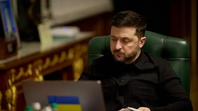 泽连斯基公开招募新型“战士”，承诺给予丰厚报酬！2月8日，乌克兰媒体透露，鉴于