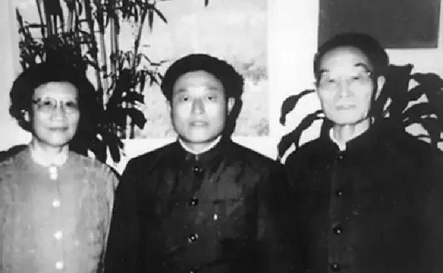 1972年5月，北京卫戍区警卫班长赵保群，接到连队指导员通知，提干政审已经通过，